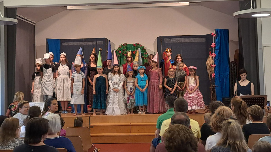 Aufführung des Kindermusicals ROSI beim Pfarrfest 2025, Foto: Wolfgang Sturm